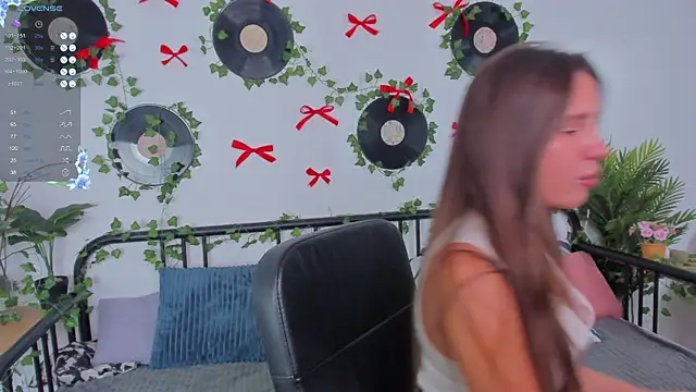 NicoleWells22 online show from 7, 6, 2026