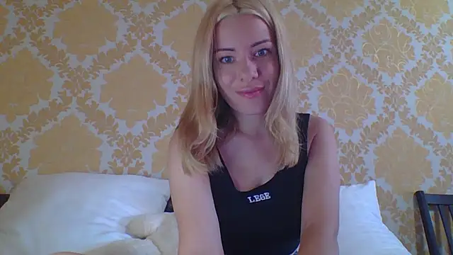 Softy Aura  online show from 3, 8, 2026