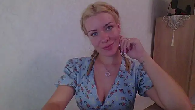 Softy Aura  online show from 6, 8, 2026