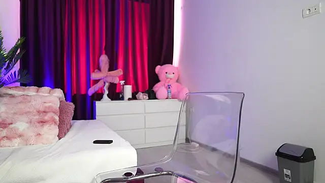 isLucyCherry online show from 12, 5, 2026