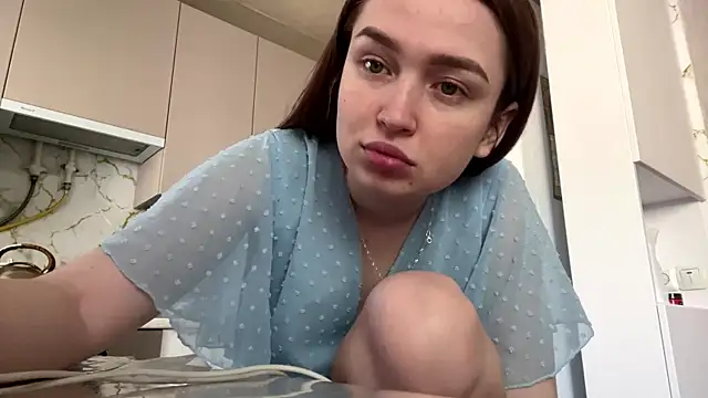 Chloooee online show from 6, 5, 2026