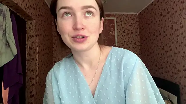 Chloooee online show from 14, 5, 2026