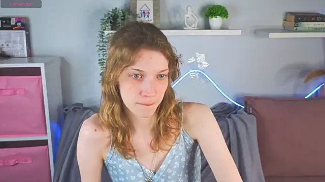 Emily Cartex online show from 17, 5, 2026