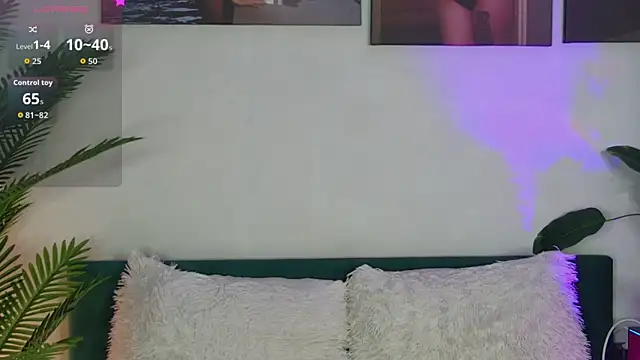 Snapshot of AddisonHux chatting on 9, 6, 2026 AddisonHux online show from 9, 6, 2026