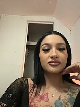 latinadollxo online show from 27, 4, 2026