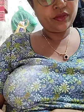 Snapshot of Gulapi_N chatting on 14, 7, 2026 Gulapi N online show from 14, 7, 2026
