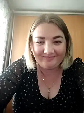 MiyaOlliver online show from 10, 5, 2026