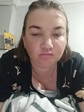 MiyaOlliver online show from 19, 7, 2026