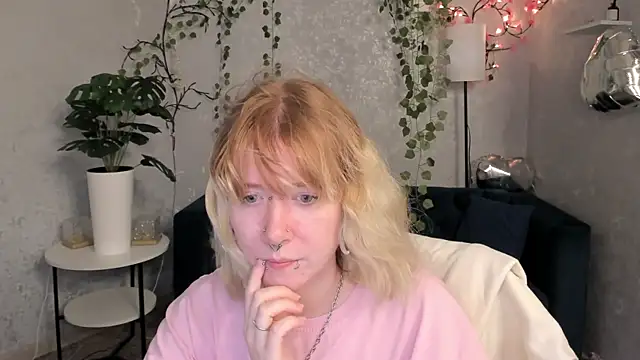 Elira Vane online show from 22, 6, 2026