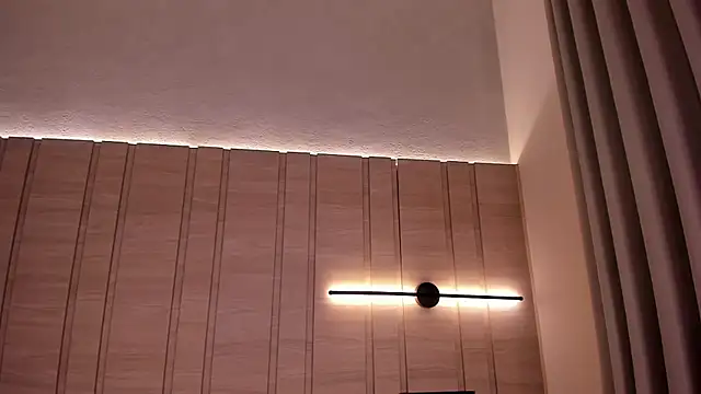 Megan storm  online show from 29, 4, 2026