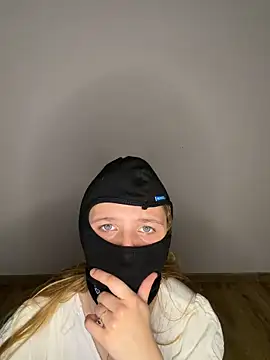 SweetyLucy555 online show from 12, 6, 2026