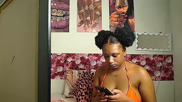 Snapshot of EnchantingLisa chatting on 25, 5, 2026 EnchantingLisa online show from 25, 5, 2026