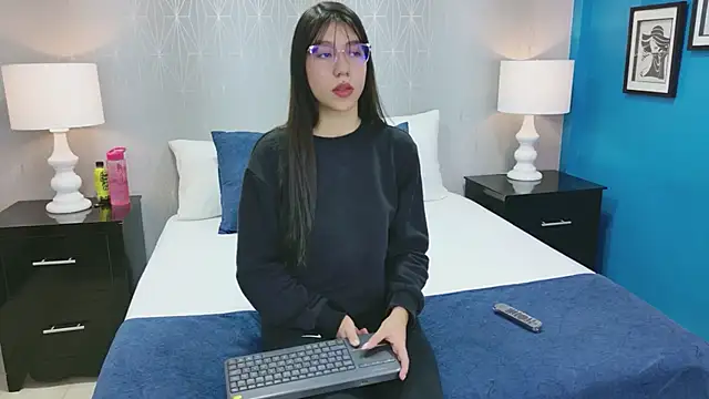 VioletSweetts online show from 2, 6, 2026