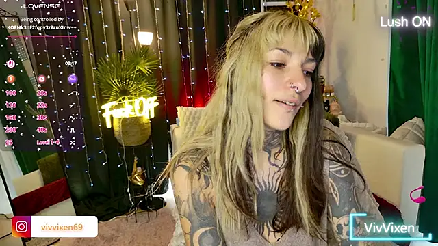 Snapshot of VivVixen chatting on 16, 6, 2026 VivVixen online show from 16, 6, 2026