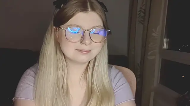 Snapshot of YukiBlush chatting on 7, 5, 2026 YukiBlush online show from 7, 5, 2026