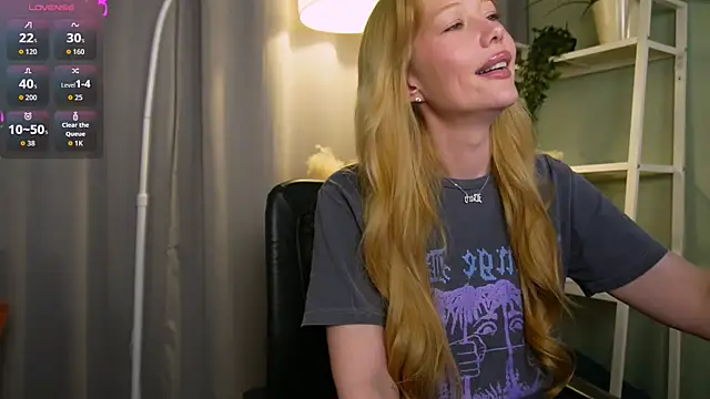 Snapshot of _Mila_Luna_ chatting on 8, 5, 2026 Mila Luna online show from 8, 5, 2026