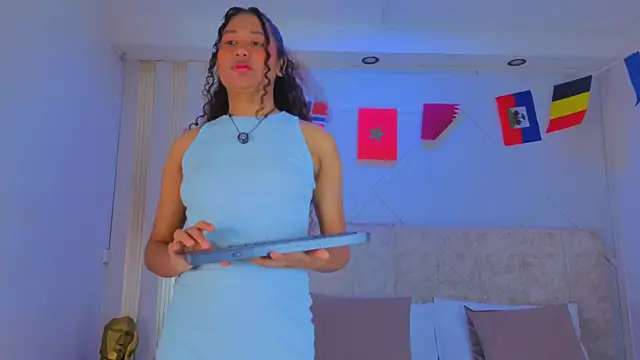 Snapshot of secretestrella chatting on 26, 6, 2026 secretestrella online show from 26, 6, 2026