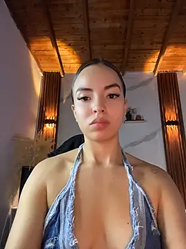Snapshot of catalina_lafer chatting on 6, 6, 2026 catalina lafer online show from 6, 6, 2026