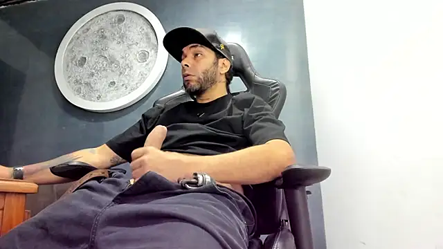 Snapshot of kevin_collins76 chatting on 19, 5, 2026 kevin collins76 online show from 19, 5, 2026