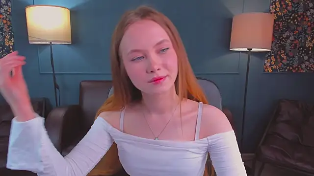 Snapshot of FloraLarsson chatting on 3, 5, 2026 FloraLarsson online show from 3, 5, 2026