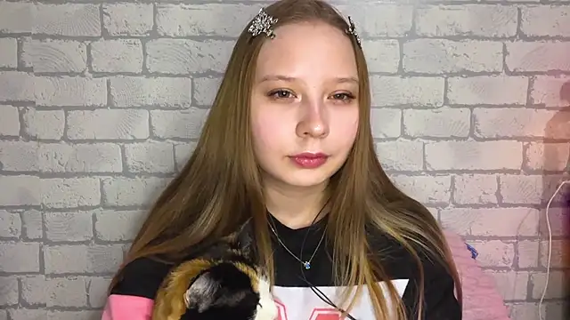 MertieVandusen online show from 30, 4, 2026