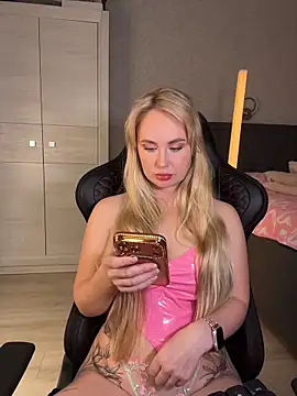 Kitty-Kelsi online show from 12, 6, 2026