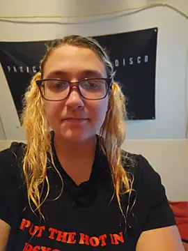 Thatonebinch online show from 25, 5, 2026
