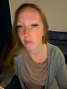 Snapshot of SweetGermanAlina chatting on 7, 5, 2026 SweetGermanAlina online show from 7, 5, 2026