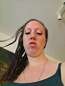 Snapshot of SweetGermanAlina chatting on 29, 6, 2026 SweetGermanAlina online show from 29, 6, 2026