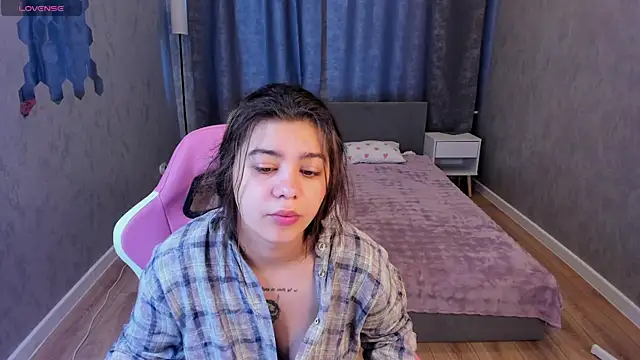 Trisha Moore online show from 4, 8, 2026