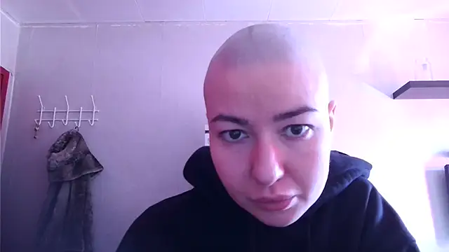 Julia Bright online show from 2, 5, 2026