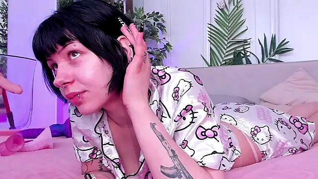 Ashley Alt online show from 29, 6, 2026