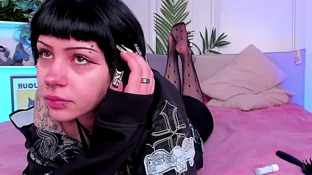 Ashley Alt online show from 24, 7, 2026