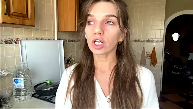 TrishIsaac online show from 19, 5, 2026