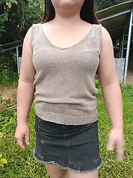 Lily Henry online show from 26, 6, 2026