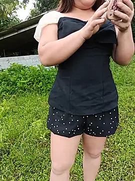 Lily Henry online show from 4, 7, 2026