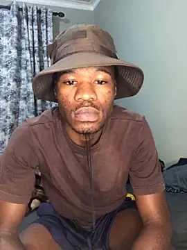Snapshot of thandolezwe1 chatting on 4, 5, 2026 thandolezwe1 online show from 4, 5, 2026