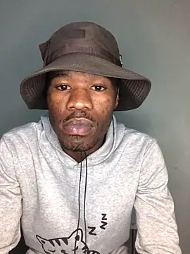 Snapshot of thandolezwe1 chatting on 6, 5, 2026 thandolezwe1 online show from 6, 5, 2026