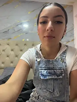 Snapshot of Julieth_ec chatting on 8, 7, 2026 Julieth ec online show from 8, 7, 2026