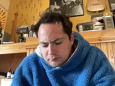 Snapshot of alecsgzz chatting on 12, 5, 2026 alecsgzz online show from 12, 5, 2026