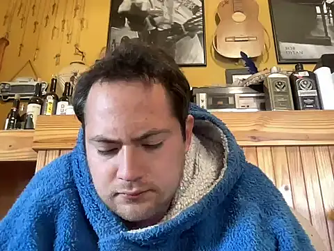 Snapshot of alecsgzz chatting on 17, 5, 2026 alecsgzz online show from 17, 5, 2026