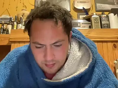 Snapshot of alecsgzz chatting on 19, 5, 2026 alecsgzz online show from 19, 5, 2026