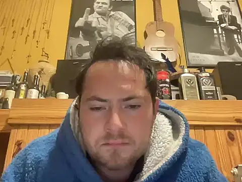 Snapshot of alecsgzz chatting on 4, 6, 2026 alecsgzz online show from 4, 6, 2026
