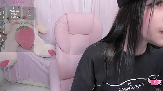Snapshot of ShanelleDupont_ chatting on 14, 6, 2026 ShanelleDupont online show from 14, 6, 2026