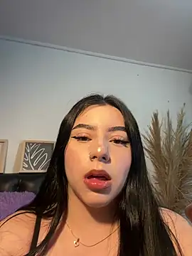 Snapshot of mia_valentine__ chatting on 23, 7, 2026 mia valentine online show from 23, 7, 2026