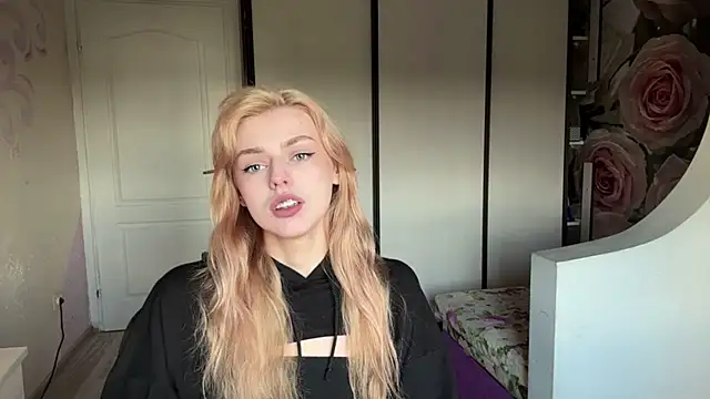 Snapshot of ScarlettRosy chatting on 16, 5, 2026 ScarlettRosy online show from 16, 5, 2026