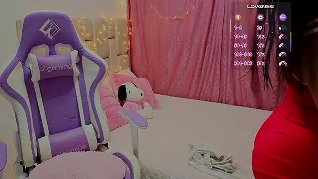 Naomilaurent online show from 15, 5, 2026