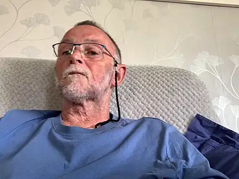 Snapshot of Moonraker64 chatting on 21, 7, 2026 Moonraker64 online show from 21, 7, 2026