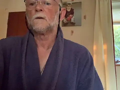 Snapshot of Moonraker64 chatting on 22, 7, 2026 Moonraker64 online show from 22, 7, 2026