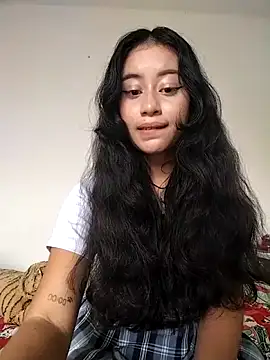 Snapshot of L0lita_Emi12 chatting on 4, 6, 2026 L0lita Emi12 online show from 4, 6, 2026